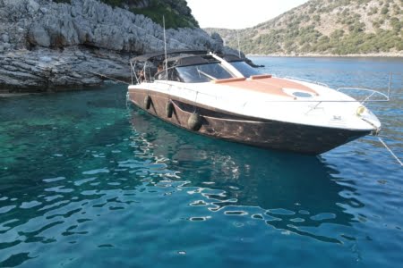Baia one luxury motor yacht for hourly and daily charter gocek 5