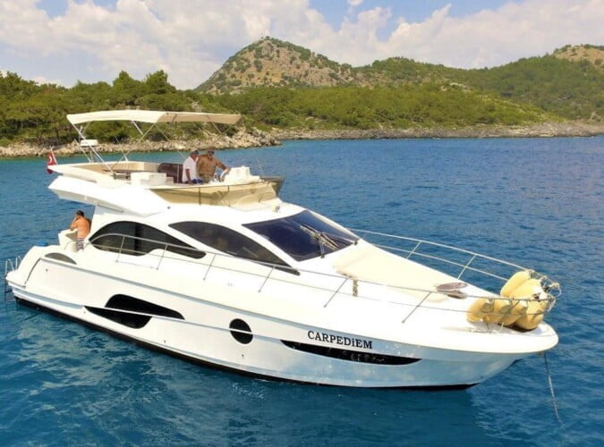 3 Cabin 6 pax motor yacht for rent Göcek